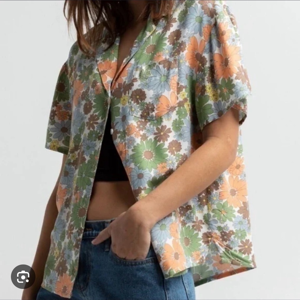RSQ Women’s Vintage Short Sleeve Shirt Green Floral Size XS